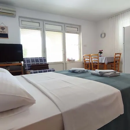 Hilda Апартаменты Цриквеница